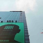 大型广告牌样机城市街头户外墙面广告场景展示PSD智能贴图素材