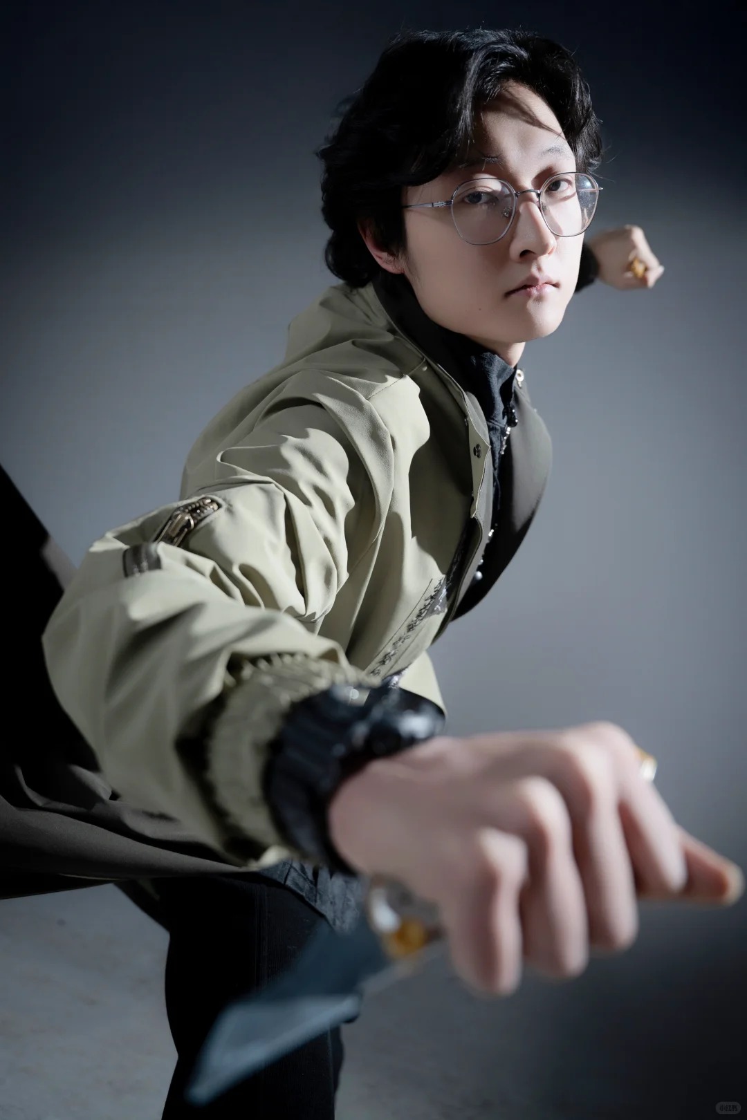 影棚打斗动作 · 近景突刺特写姿势