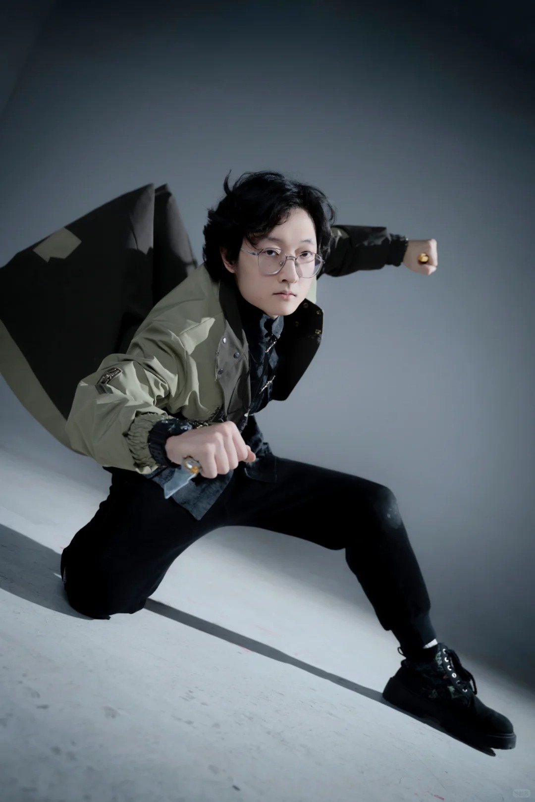 影棚打斗动作 · 低位弓步突进姿势