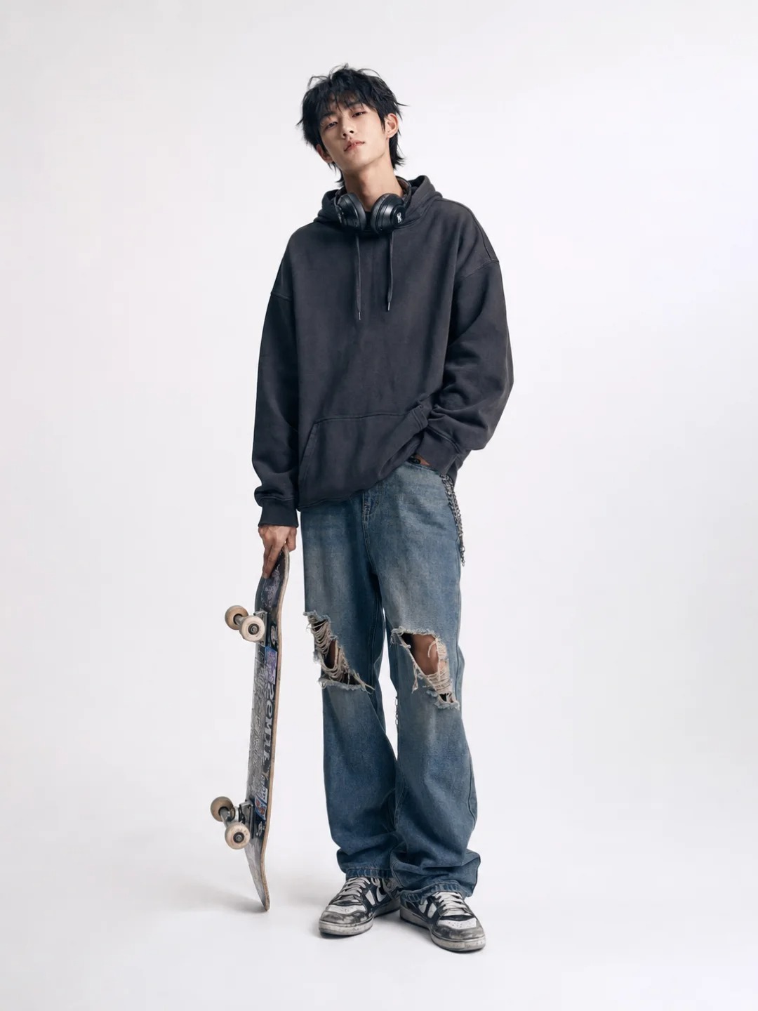 滑板少年角色设定 · 潮流穿搭参考